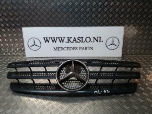 Used Grille Mercedes ML I (163) Price on request offered by kaslo auto parts