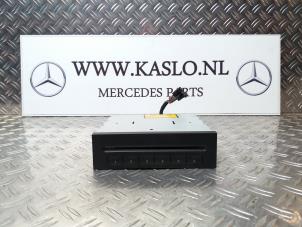 Usagé Changeur de CD Mercedes B (W245,242) Prix sur demande proposé par kaslo auto parts