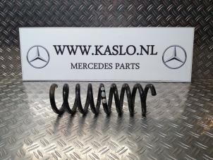 Usados Muelle helicoidal detrás Mercedes SLK (R171) 1.8 200 K 16V Precio de solicitud ofrecido por kaslo auto parts