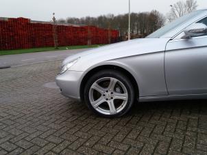 Used Front wing, left Mercedes CLS (C219) 350 CGI 3.5 V6 24V Price € 200,00 Margin scheme offered by kaslo auto parts