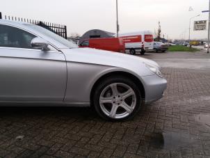 Gebrauchte Kotflügel rechts vorne Mercedes CLS (C219) 350 CGI 3.5 V6 24V Preis € 200,00 Margenregelung angeboten von kaslo auto parts