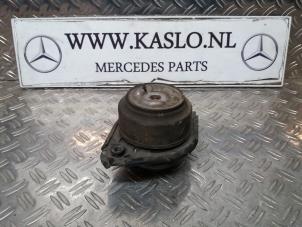 Used Engine mount Mercedes ML II (164/4JG) 3.0 ML-320 CDI 4-Matic V6 24V Price € 25,00 Margin scheme offered by kaslo auto parts