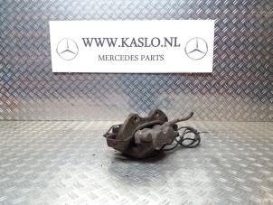 Used Front brake calliper, right Mercedes ML II (164/4JG) 3.0 ML-320 CDI 4-Matic V6 24V Price € 100,00 Margin scheme offered by kaslo auto parts