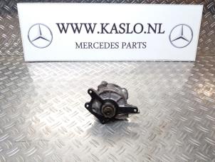 Używane Pompa prózniowa (Diesel) Mercedes E (W212) Cena € 75,00 Procedura marży oferowane przez kaslo auto parts