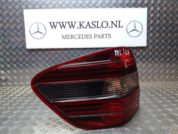 Taillight, left from a Mercedes-Benz ML II (164/4JG) 3.0 ML-280 CDI 4-Matic V6 24V 2008