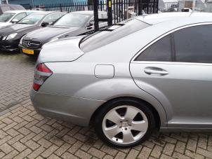 Used Rear right bodywork corner Mercedes S (W221) 3.0 S-320 CDI 24V Price on request offered by kaslo auto parts