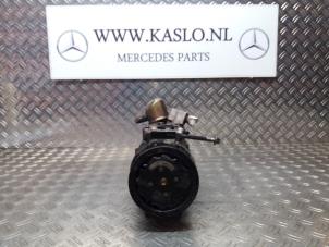 Usagé Pompe clim Mercedes SL (R230) 5.0 SL-500 V8 24V Prix € 150,00 Règlement à la marge proposé par kaslo auto parts