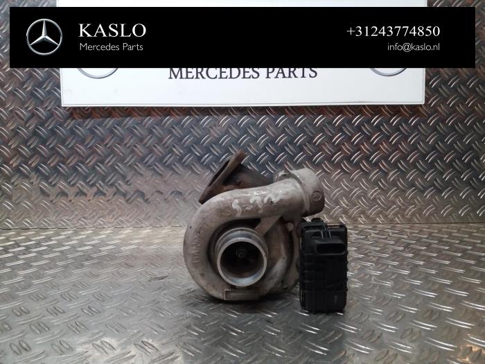 Usagé Turbo Mercedes S (W220) 3.2 S-320 CDI Prix sur demande proposé par kaslo auto parts