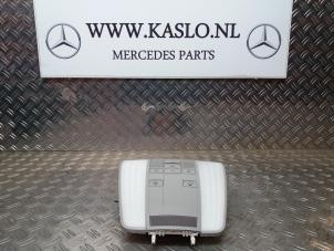 Usagé Eclairage intérieur avant Mercedes E (W212) E-350 CDI V6 24V BlueEfficiency Prix € 50,00 Règlement à la marge proposé par kaslo auto parts