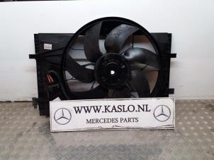 Used Radiator fan Mercedes C (W203) 2.2 C-200 CDI 16V Price on request offered by kaslo auto parts