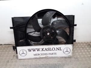 Used Radiator fan Mercedes C Sportcoupé (C203) 1.8 C-200K 16V Price on request offered by kaslo auto parts