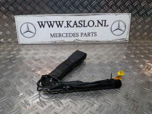 Used Front seatbelt buckle, right Mercedes ML II (164/4JG) 3.0 ML-320 CDI 4-Matic V6 24V Price € 50,00 Margin scheme offered by kaslo auto parts