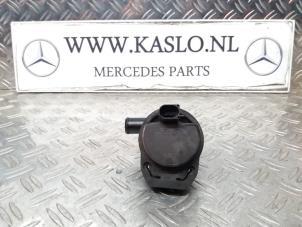 Usados Bomba de agua adicional Mercedes SLK (R171) 1.8 200 K 16V Precio de solicitud ofrecido por kaslo auto parts