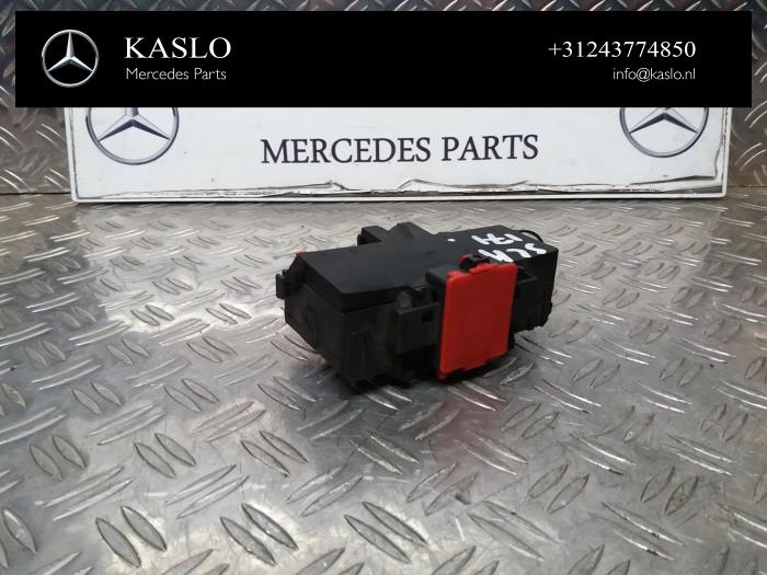 Begagnade Säkringsbox Mercedes SLK (R171) 1.8 200 K 16V Pris € 100,00 Marginaltabell erbjuds av kaslo auto parts
