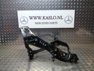 Used Headlight frame, right Mercedes E (W212) E-350 CDI V6 24V BlueEfficiency Price on request offered by kaslo auto parts
