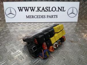 Used Fuse box Mercedes S (W220) 4.3 S-430 V8 24V 4-Matic Price on request offered by kaslo auto parts