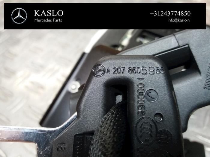 Front seatbelt, left Mercedes E E-400 3.0 V6 Turbo - A2078605985 Takata
