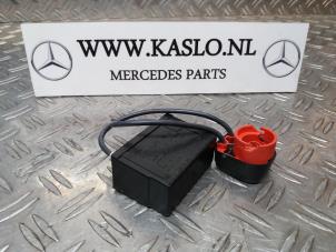 Used Headlight socket Mercedes S (W220) Price on request offered by kaslo auto parts