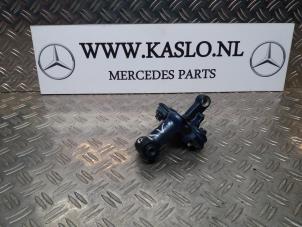 Used Front door hinge, right Mercedes B (W246,242) 1.8 B-200 CDI BlueEFFICIENCY 16V Price € 50,00 Margin scheme offered by kaslo auto parts