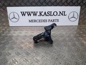 Used Rear door hinge, left Mercedes B (W246,242) 1.8 B-200 CDI BlueEFFICIENCY 16V Price € 50,00 Margin scheme offered by kaslo auto parts