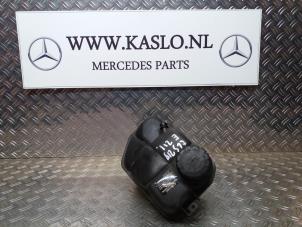 Usados Vaso de expansión Mercedes CLS (C219) 350 3.5 V6 18V Precio € 25,00 Norma de margen ofrecido por kaslo auto parts