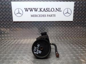 Used Power steering pump Mercedes E (W211) 2.2 E-220 CDI 16V Price on request offered by kaslo auto parts