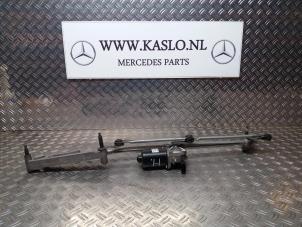 Usados Mecanismo de limpiaparabrisas Mercedes SLK (R171) 1.8 200 K 16V Precio de solicitud ofrecido por kaslo auto parts