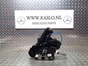 Used Rear door lock mechanism 4-door, left Mercedes C (W204) 2.2 C-200 CDI 16V Price on request offered by kaslo auto parts