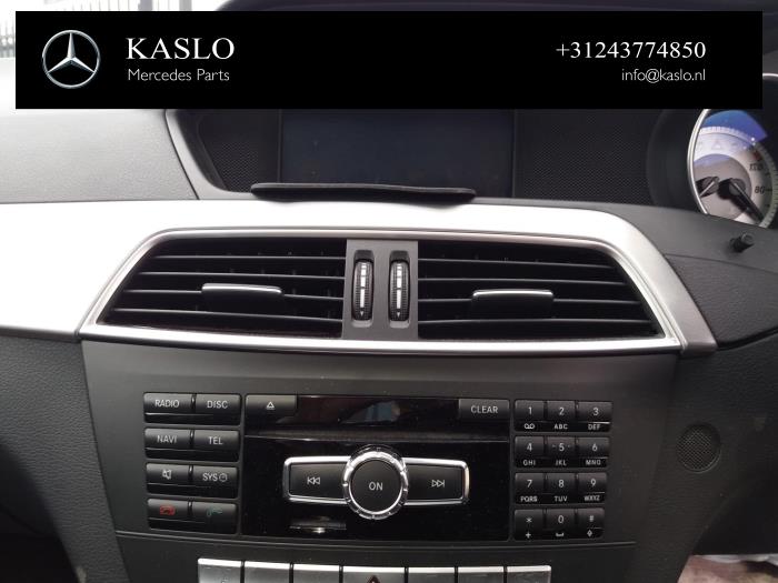 Begagnade Innerdisplay Mercedes C (C204) 2.2 C-250 CDI 16V BlueEfficiency Pris € 100,00 Marginaltabell erbjuds av kaslo auto parts