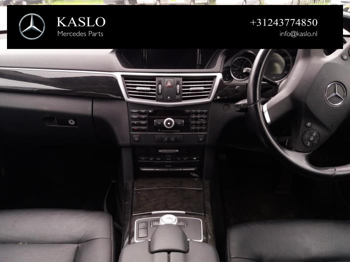 Begagnade Innerdisplay Mercedes E (W212) E-350 CDI V6 24V BlueEfficiency Pris på förfrågan erbjuds av kaslo auto parts