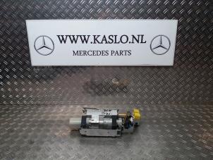 Usados Motor de capota Mercedes SLK (R171) 3.5 350 V6 24V Precio € 175,00 Norma de margen ofrecido por kaslo auto parts