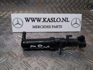 Used Headlight washer Mercedes S (W221) 3.0 S-320 CDI 24V Price € 25,00 Margin scheme offered by kaslo auto parts