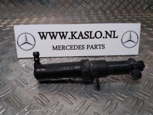 Used Headlight washer Mercedes S (W221) 3.0 S-320 CDI 24V Price € 25,00 Margin scheme offered by kaslo auto parts