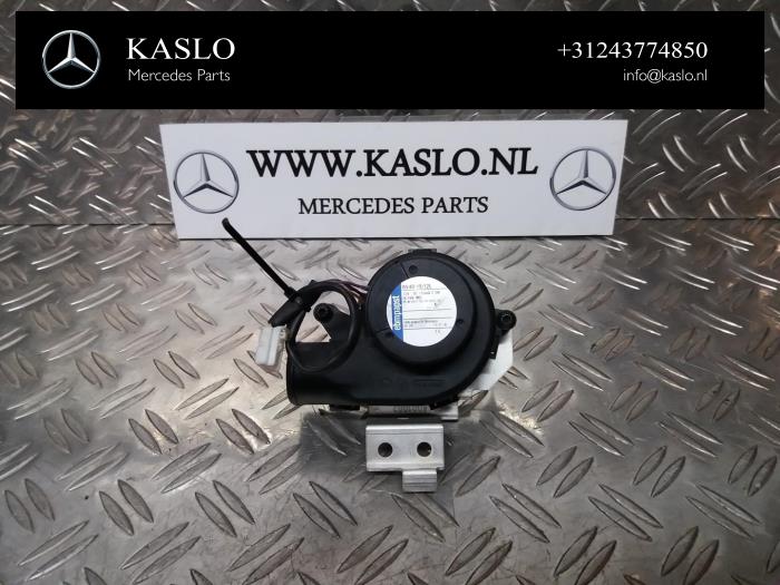 Używane Rózne Mercedes S (W221) Cena € 25,00 Procedura marży oferowane przez kaslo auto parts