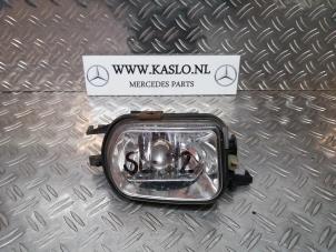Gebrauchte Nebelscheinwerfer links vorne Mercedes SL (R230) 5.0 SL-500 V8 24V Preis auf Anfrage angeboten von kaslo auto parts