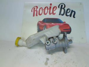 Used Master cylinder Peugeot 208 I (CA/CC/CK/CL) 1.2 Vti 12V PureTech 82 Price on request offered by Rooie Ben autodemontage