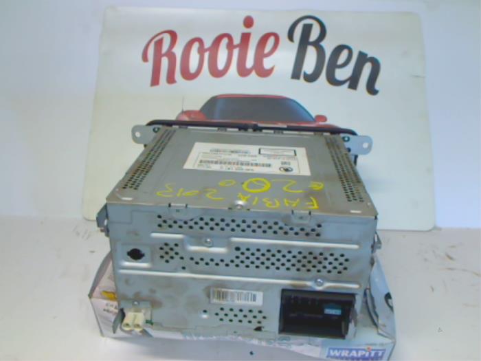 Radio CD player from a Skoda Fabia II (5J) 1.2i 12V 2014