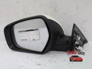 Used Wing mirror, left Ssang Yong Tivoli 1.6 e-XGi 16V 4WD Price on request offered by Rooie Ben autodemontage
