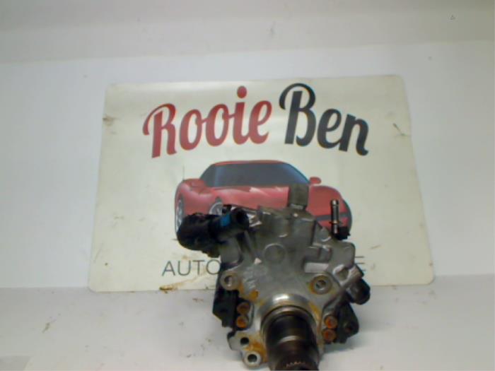 Used Diesel pump Mercedes E (C207) E-250 CDI 16V Price € 300,00 Margin scheme offered by Rooie Ben autodemontage