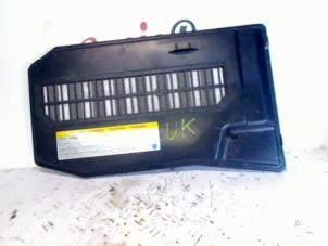 Used Battery cover Porsche Cayenne Price on request offered by Rooie Ben autodemontage