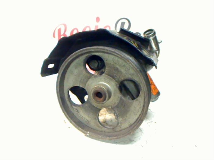 Usagé Pompe de direction Peugeot Bipper (AA) 1.4 HDi Prix € 40,00 Règlement à la marge proposé par Rooie Ben autodemontage