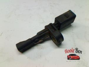 Used Speed sensor Volkswagen Caddy III (2KA,2KH,2CA,2CH) 1.9 TDI Price on request offered by Rooie Ben autodemontage