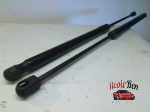 Used Set of gas struts for boot Audi A4 Avant (B8) 2.0 TFSI 16V Price on request offered by Rooie Ben autodemontage