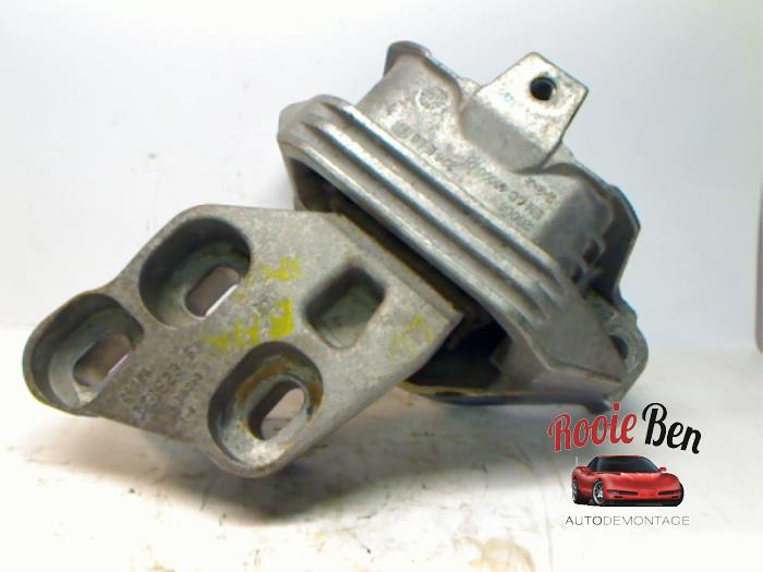 Used Engine mount Mercedes A (W176) 2.2 A-220 d 16V Price € 25,00 Margin scheme offered by Rooie Ben autodemontage