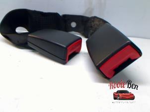 Used Rear seatbelt buckle, right BMW 1 serie (E87/87N) 118i 16V Price on request offered by Rooie Ben autodemontage