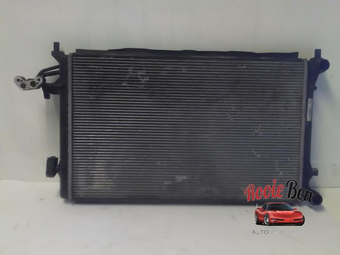 Usagé Radiateur Seat Leon (1P1) 2.0 FSI 16V Prix € 25,00 Règlement à la marge proposé par Rooie Ben autodemontage