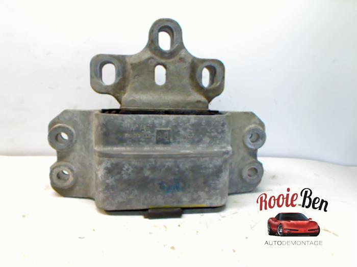 Used Engine mount Volkswagen Golf V 4Motion (1K1) 3.2 R32 V6 24V Price € 25,00 Margin scheme offered by Rooie Ben autodemontage