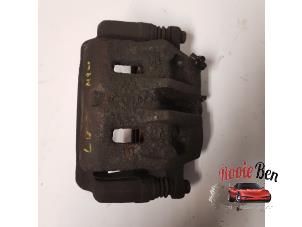 Used Front brake calliper, left Hyundai H-1/H-200 2.5 Tdi Price € 35,00 Margin scheme offered by Rooie Ben autodemontage