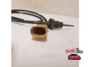 Auspuff Temperatursensor van een Volkswagen Touran (5T1) 2.0 TDI 150 2017