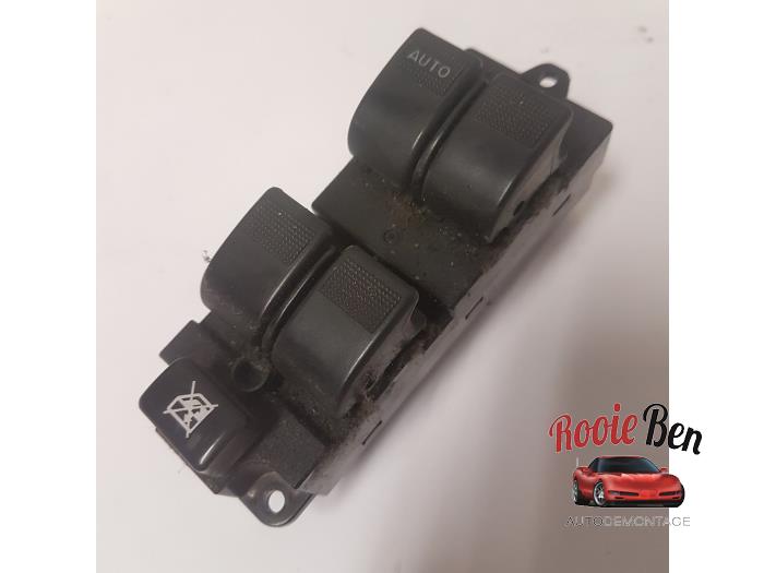 Usados Interruptor combinado de ventanillas Mazda Premacy 2.0 16V Precio € 15,00 Norma de margen ofrecido por Rooie Ben autodemontage